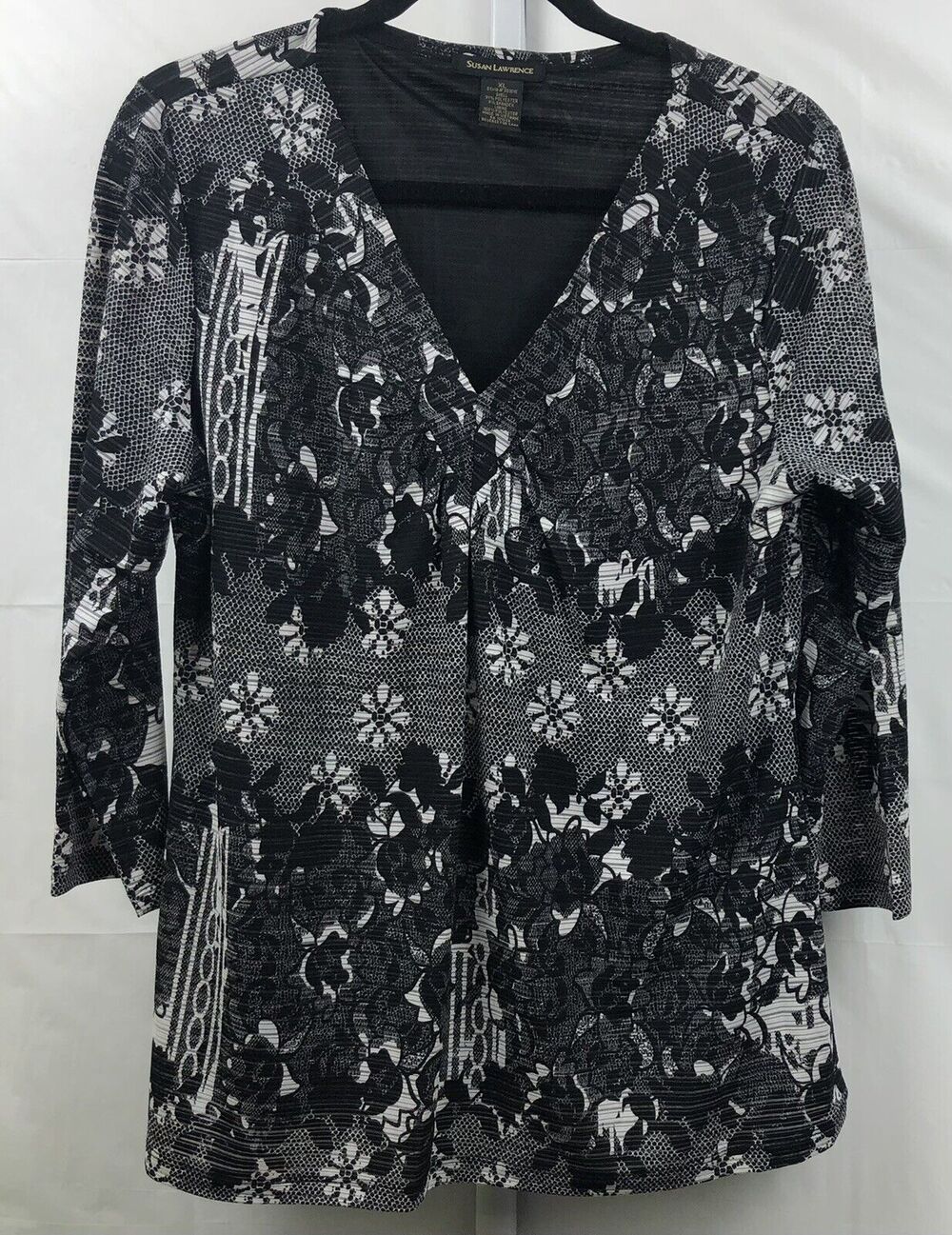 Susan Lawrence Blouse Women XL Black Floral Stretch Knit Pleat V Neck 3/4 Sleeve